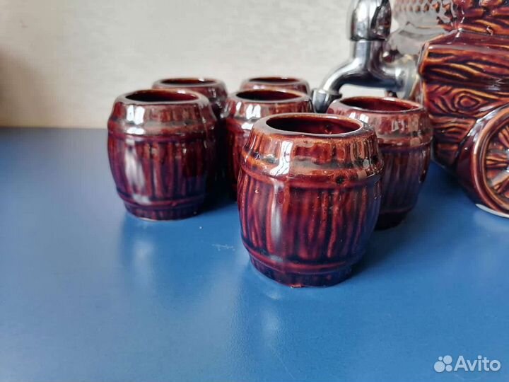 Бочонок для вина и 6 рюмок