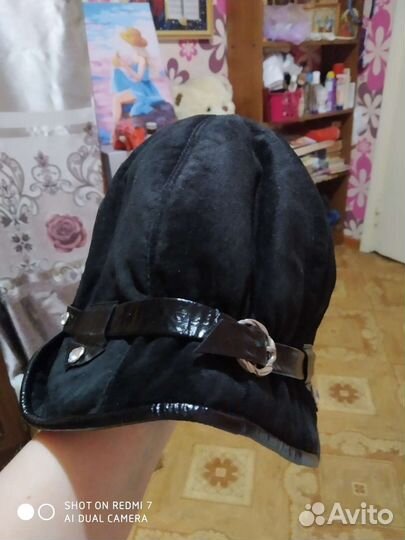 Кожаная шляпа женская