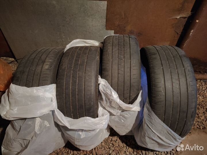 Kumho Ecsta HS51 235/45 R18