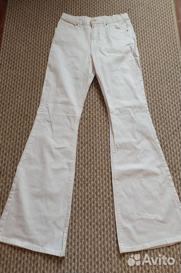 Джинсы-клеш белые Новые 44