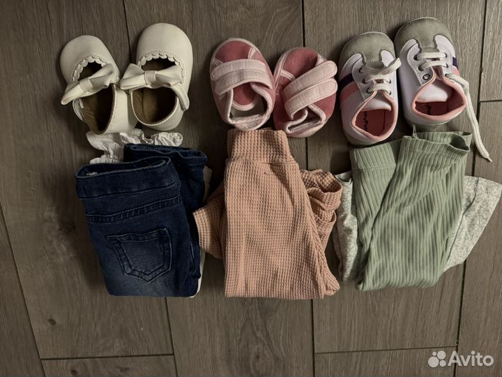 Три комлекта с пинетками