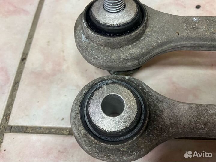 Задний левый нижний рычаг Mercedes W222