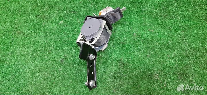 Ремень безопасности задний средний Subaru Legacy