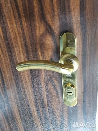 Дверь входная металлическая левая