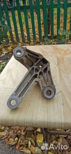 Кронштейн кпп ford focus 3