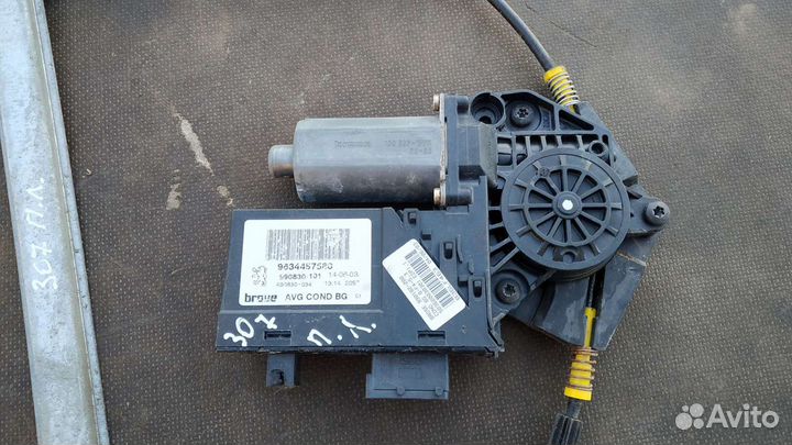 Передний стеклоподъёмник Пежо 307