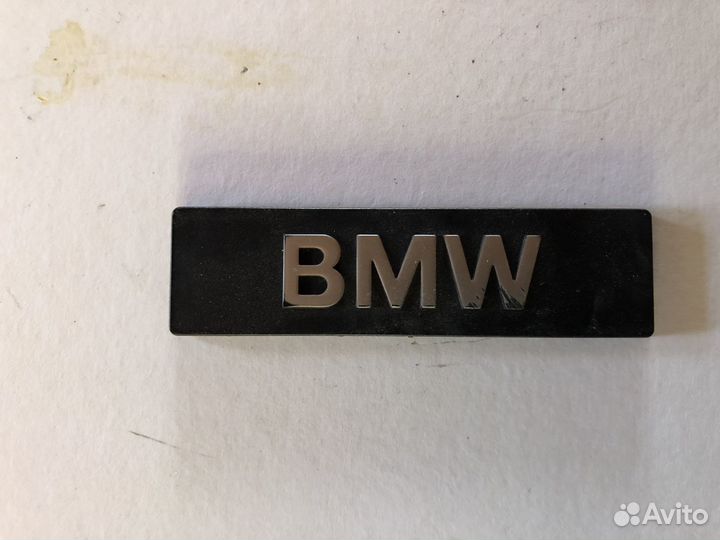 Эмблема BMW