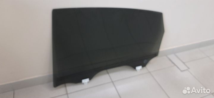 Стекло правой двери Teana 32