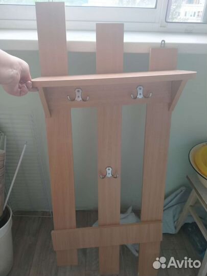 Вешалка для одежды настенная