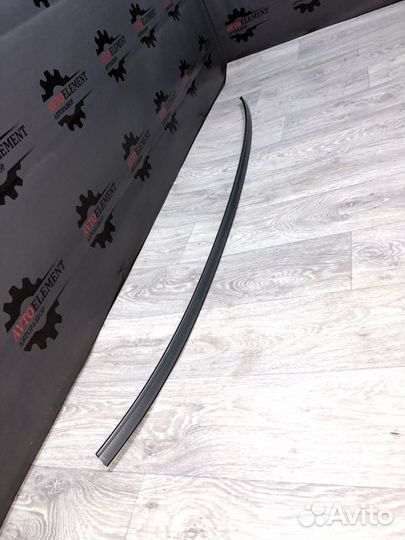 Bmw e60 Молдинг крыши правый