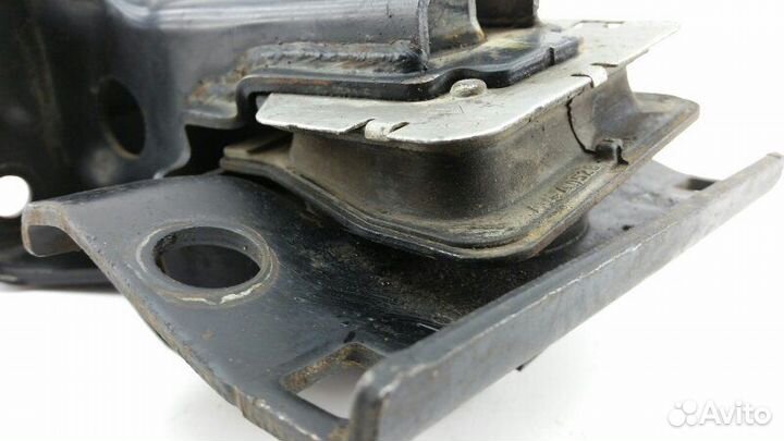 Подушка двигателя левая Nissan Patrol Y62 VK56VD