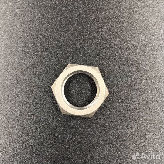 Гайка крепления пиньона Yamaha 60-115, F40-200 (Ya
