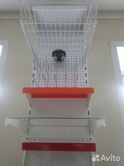 Стеллаж настенный