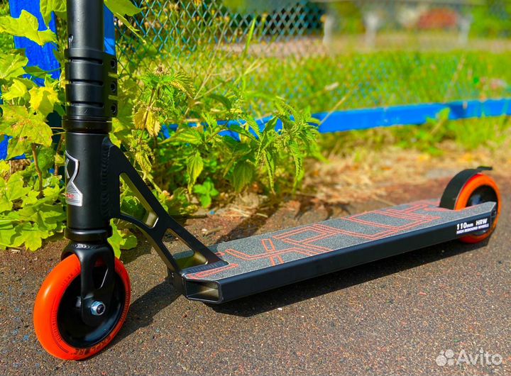 Трюковой самокат с пегами Explore Hard 2