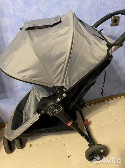Прогулочная коляска baby jogger