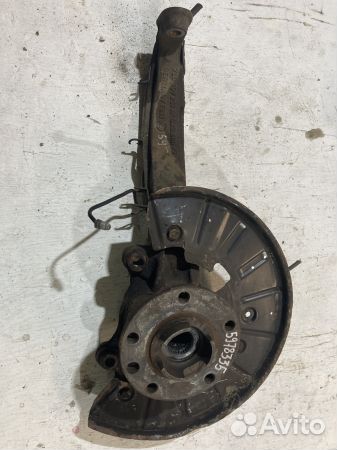 Кулак передний левый 7L0407257A