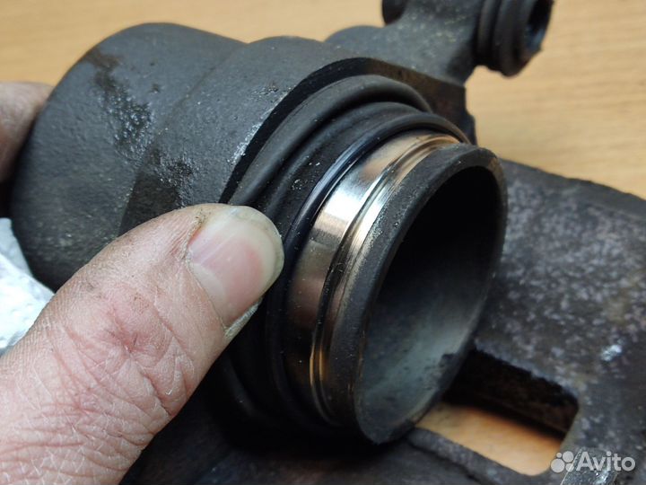 Суппорты передние, Mazda 626 GE