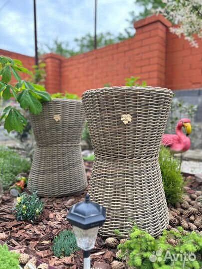 Кашпо из искусственного ротанга