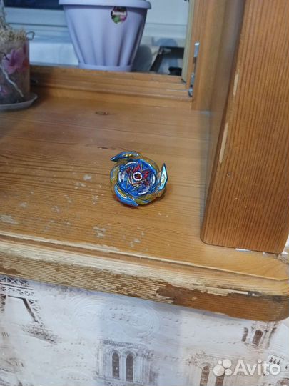 Волчки бейблейд