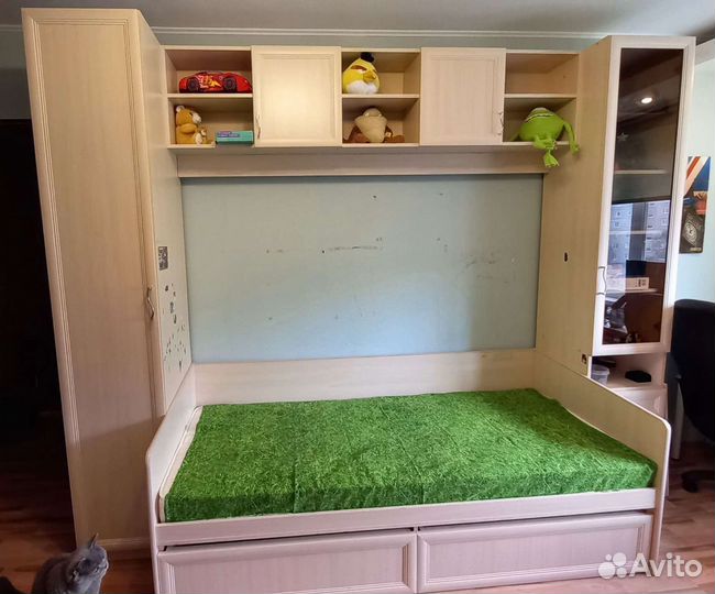 Комплект мебели в детскую б/у