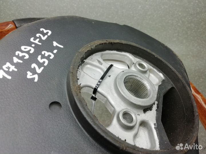 1881451 Рулевое колесо кожа дерево scania