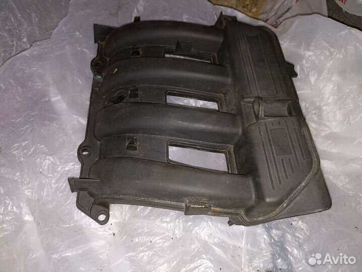 Коллектор впускной Duster, Logan, Sandero, Almera