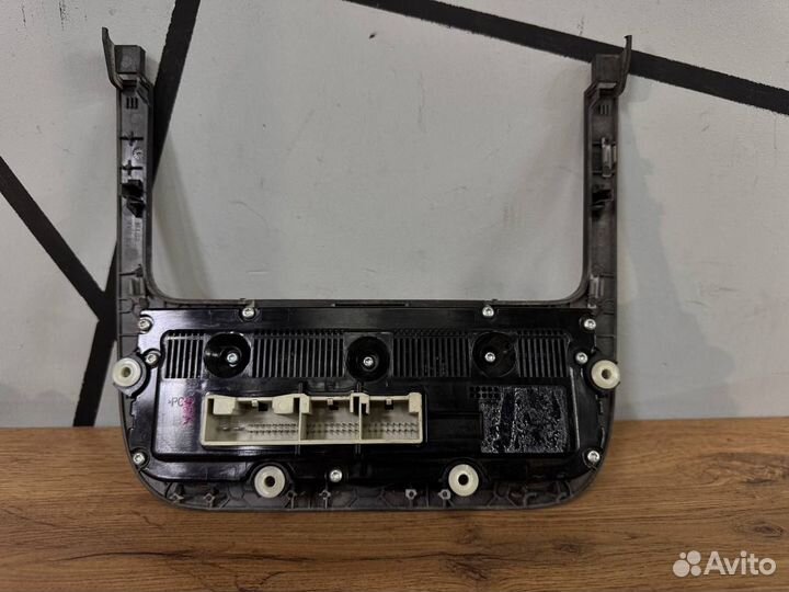 Блок управления печки/климата Volkswagen Jetta 200