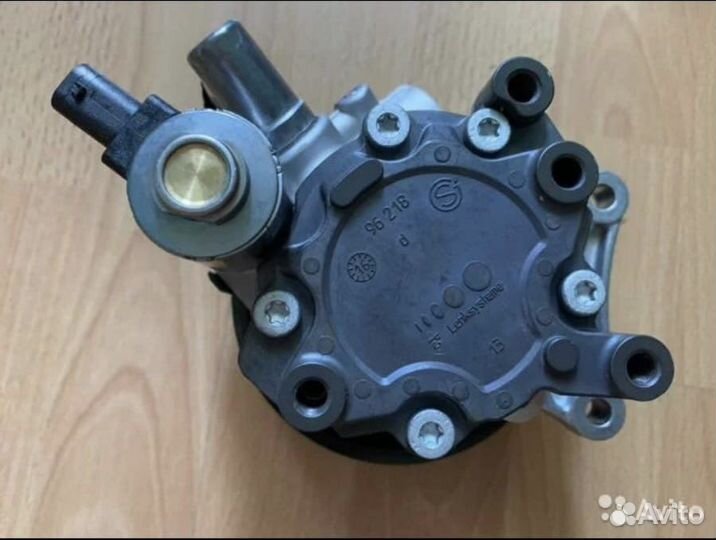 Насос гидроусилителя руля Mercedes Benz