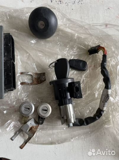 Комплект эбу Renault Logan/Sandero Nissan Almera G