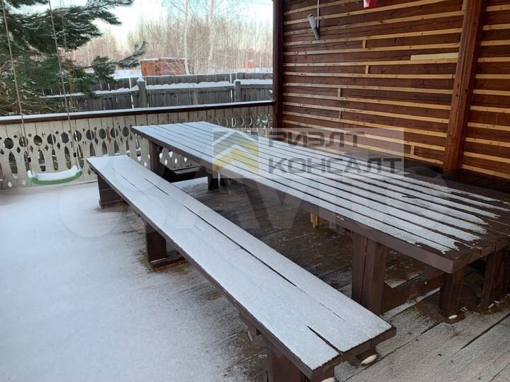 Дом 220 м² на участке 8 сот.