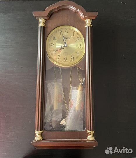 Кварцевые настенные часы с боем Sinix