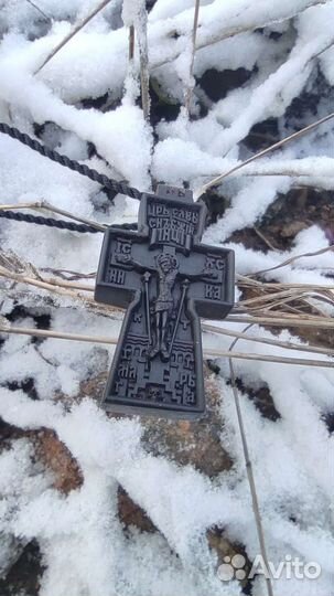 Крестик нательный деревянный