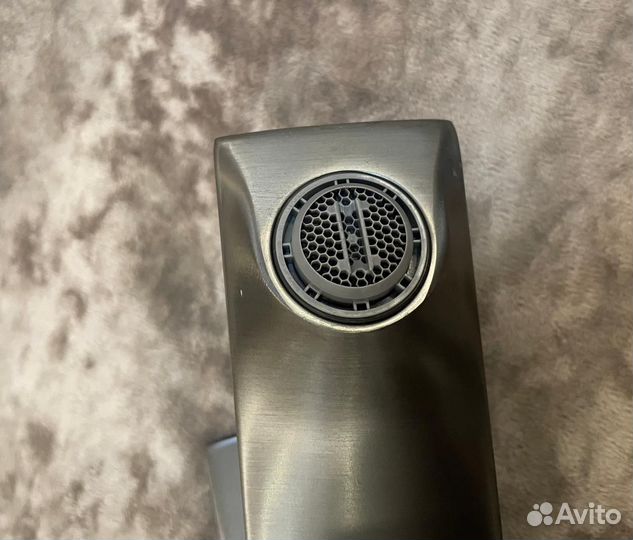 Смеситель серый графит на раковину