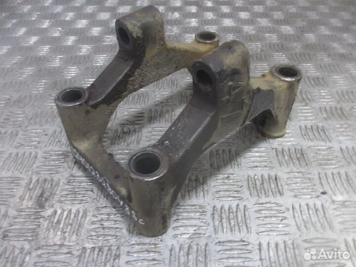 Кронштейн реактивной тяги Scania 1485747