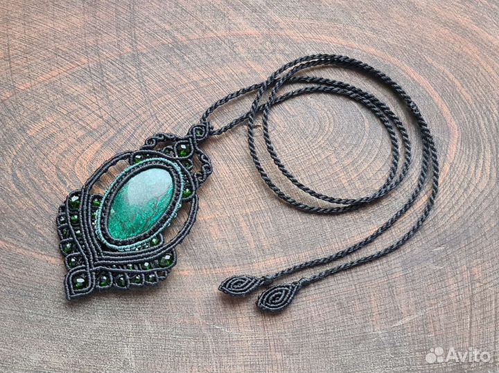 Кулон с хризоколлой 