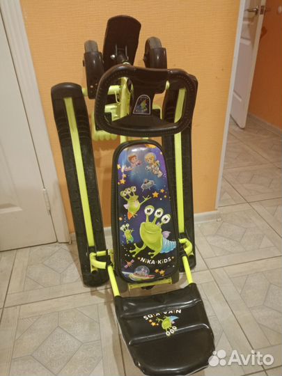 Детский снегокат с колесами