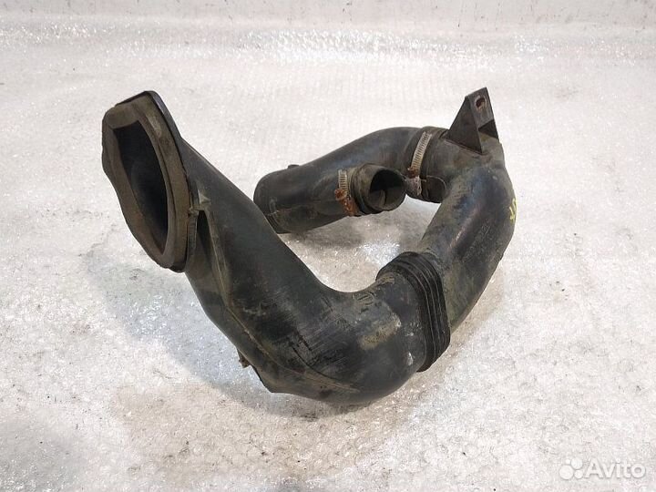 Патрубок воздушного фильтра