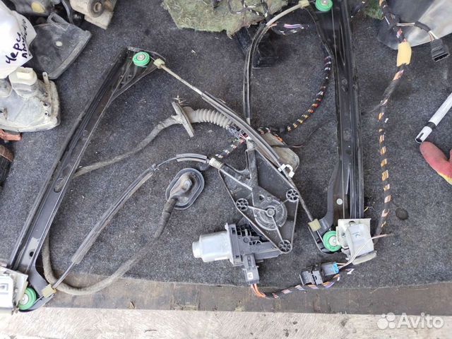 Водительский стеклоподъёмник Фольксваген поло 16г