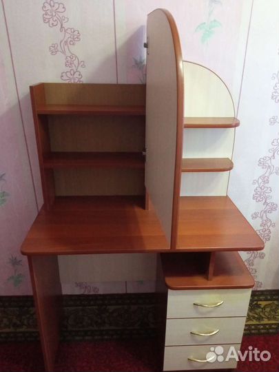 Туалетный столик