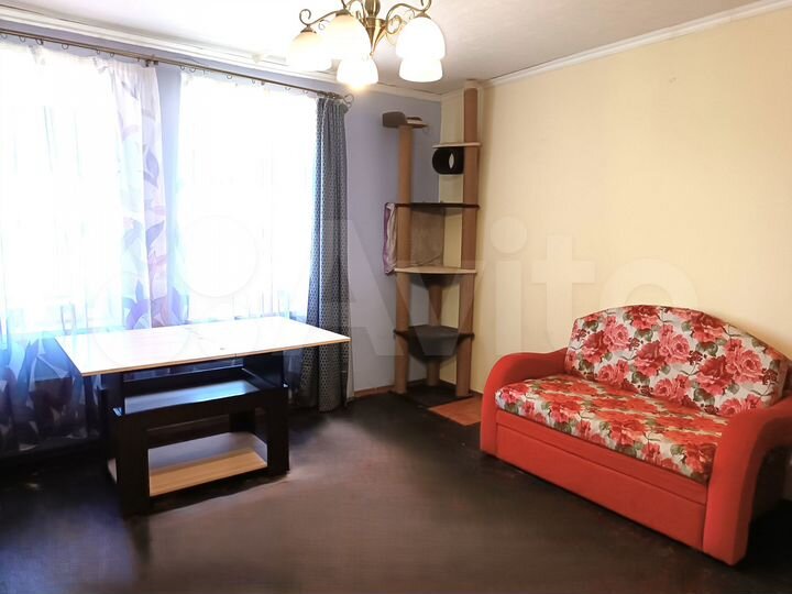 4-к. квартира, 76 м², 1/10 эт.