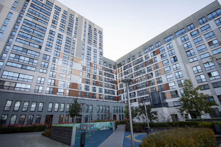 4-к. квартира, 135 м², 17/17 эт.