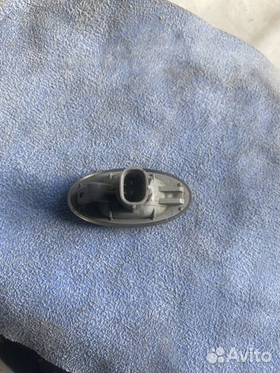 Повторитель поворота В крыло mazda 3 BK бу оригин