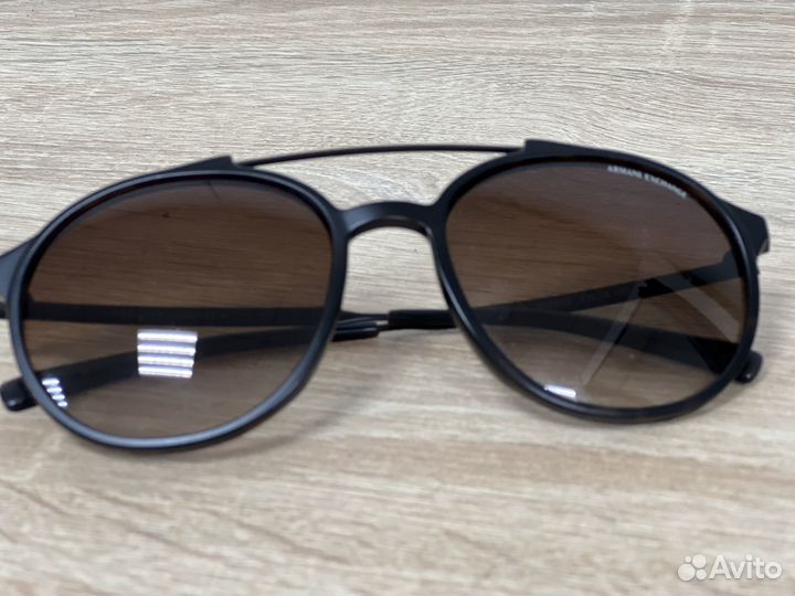 Солнцезащитные очки Armani Exchange