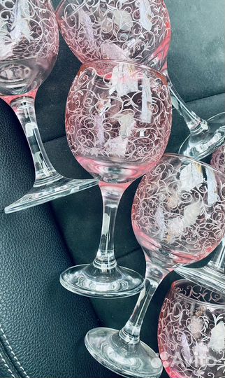 Бокалы розовое стекло