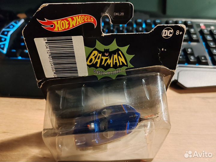 Моделька Hot Wheels classic TV series batboat