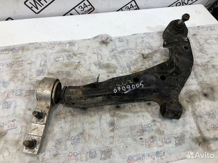 Рычаг передний левый Nissan Primera p12