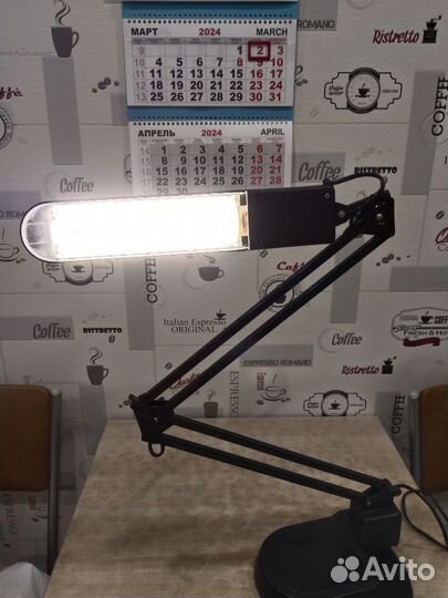 Лампа настольная