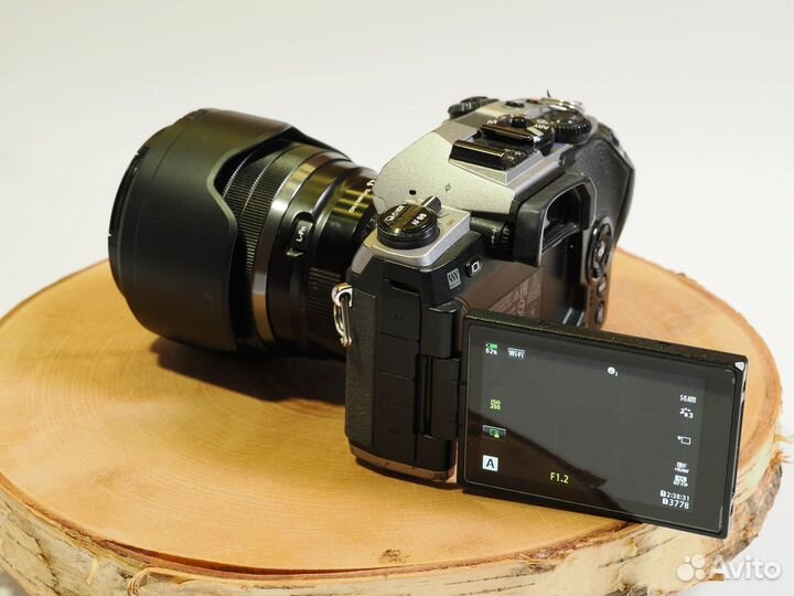 Olympus OM-D E-M1 Mark II полный комплект