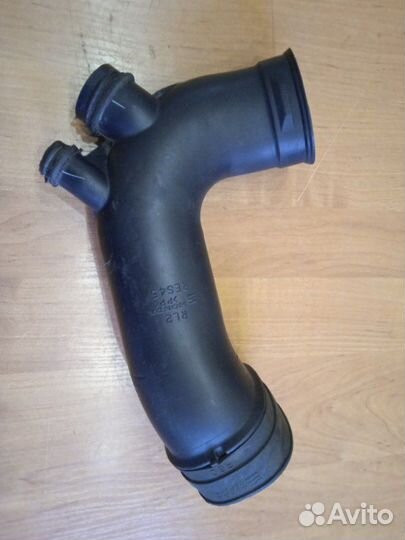 Патрубок резонатора (воздухозабоник) Honda Accord