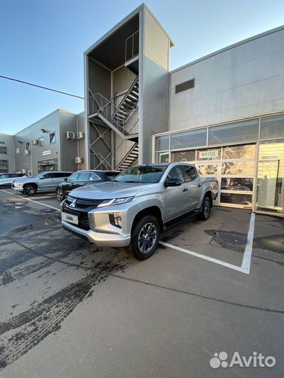 Mitsubishi L200 2.4 AT, 2022